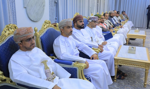 Accompanied by Omani Delegation, Houthis Fly to Saudi Arabia