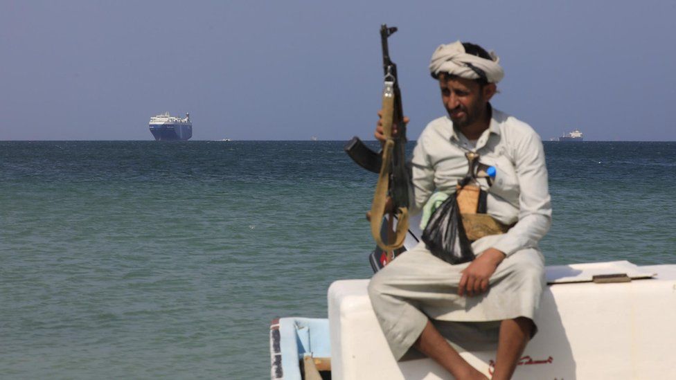 U.S.-UK Airstrikes Fail to Stop Houthi Attacks on Shipping Lanes off Yemen