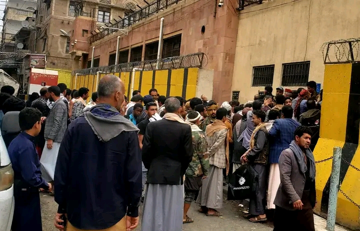 Yemen's Houthis Ask Saudi Arabia to Stop Aden-Based Central Bank's Escalatory Steps